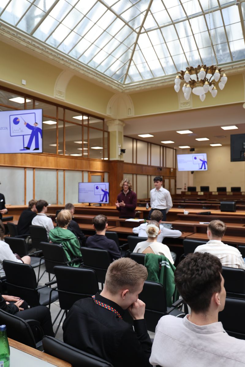 Edukacja finansowa w erze cyfrowej: Prześwietlamy mechanizmy BNPL na Konwencie Młodzieżowych Rad Województwa Łódzkiego